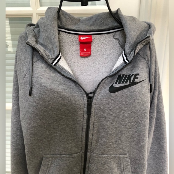 Nike Grey Hooded Zip-Up Jacket. - Picture 8 of 9